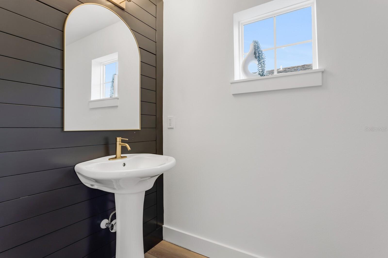MACFARLANES ADDS - Residential Lease