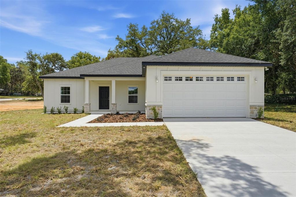 Photo of 13404 New York Avenue, Astatula, FL 34705 (MLS # G5111496)