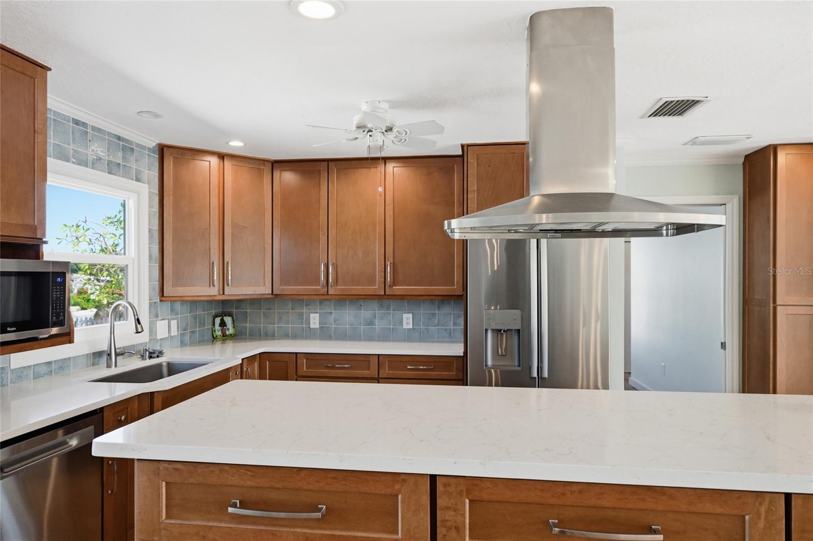 HOLMES BEACH 17TH UNIT - Residential