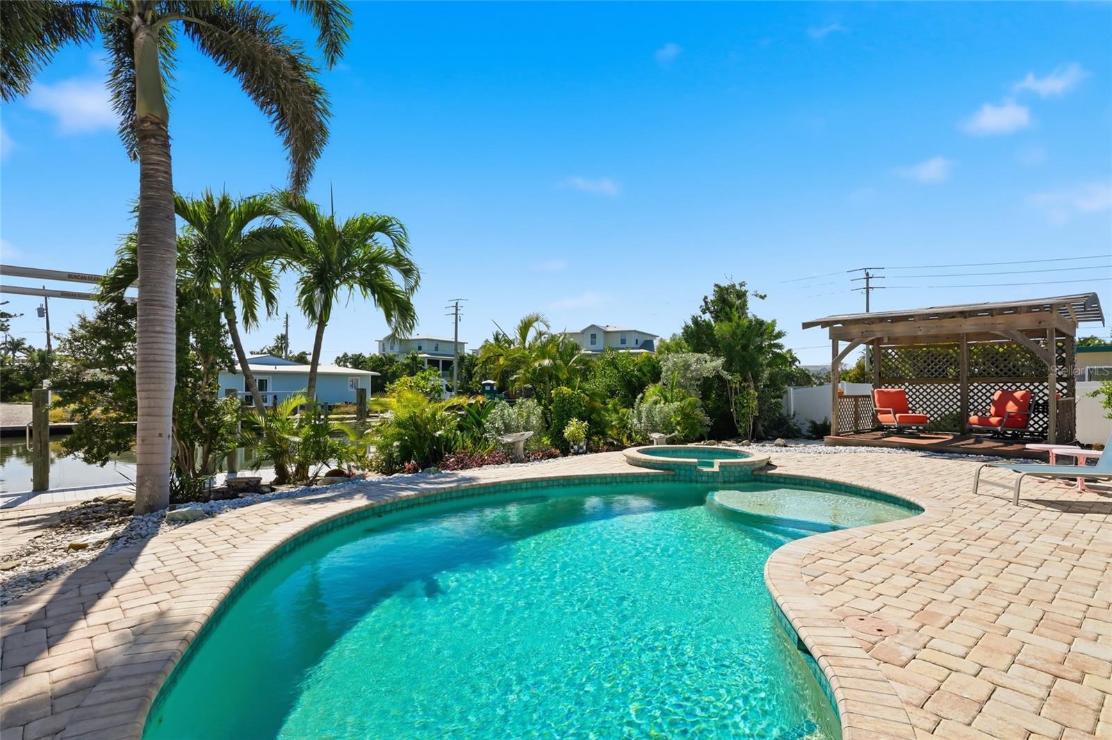 HOLMES BEACH 17TH UNIT - Residential