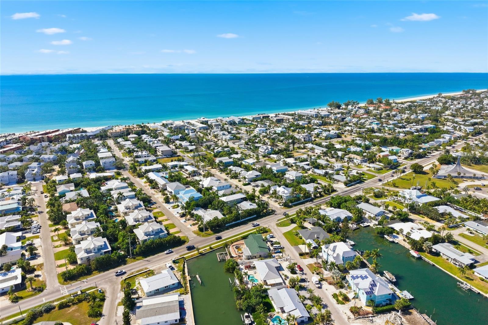 HOLMES BEACH 17TH UNIT - Residential