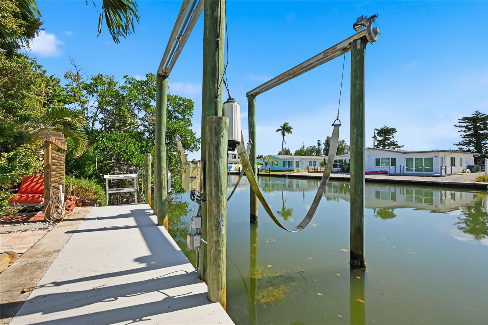 HOLMES BEACH 17TH UNIT - Residential