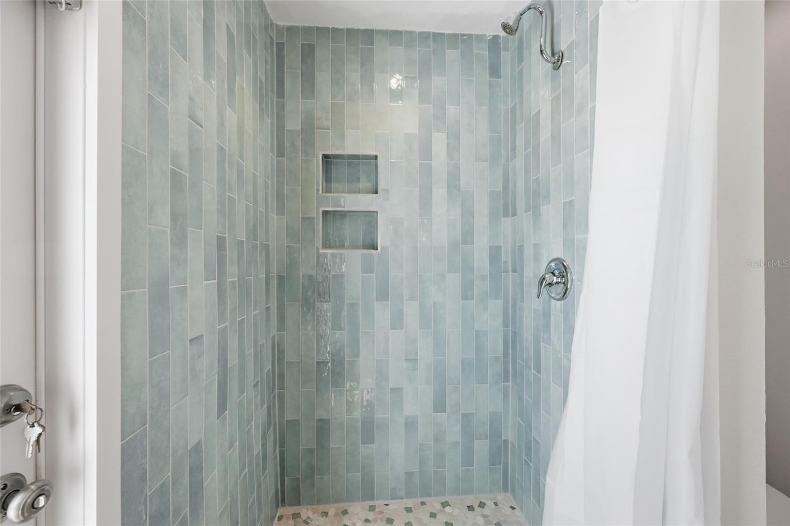 HOLMES BEACH 17TH UNIT - Residential