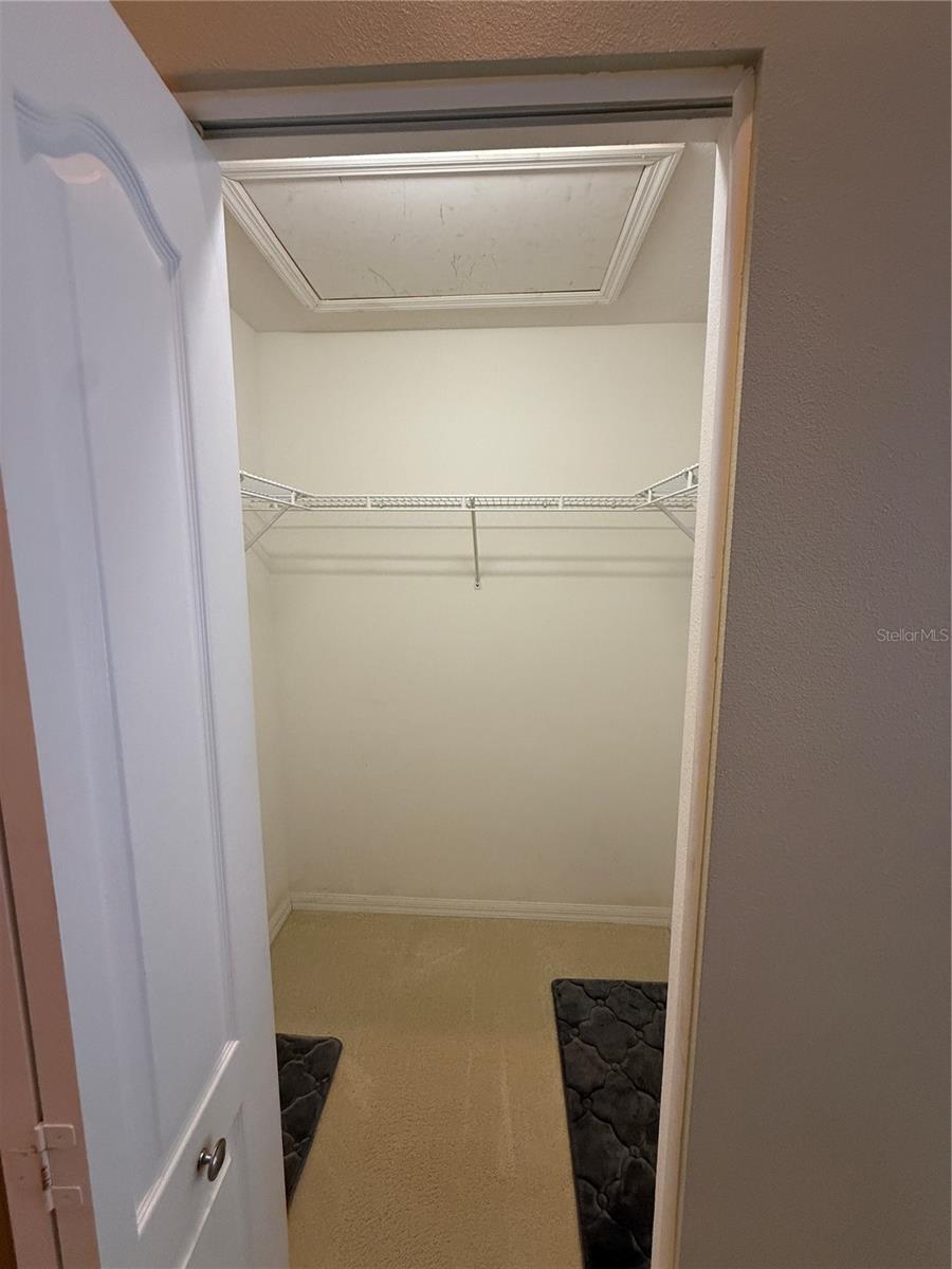 VERANDA 7 AT HERITAGE OAKS - Residential Lease