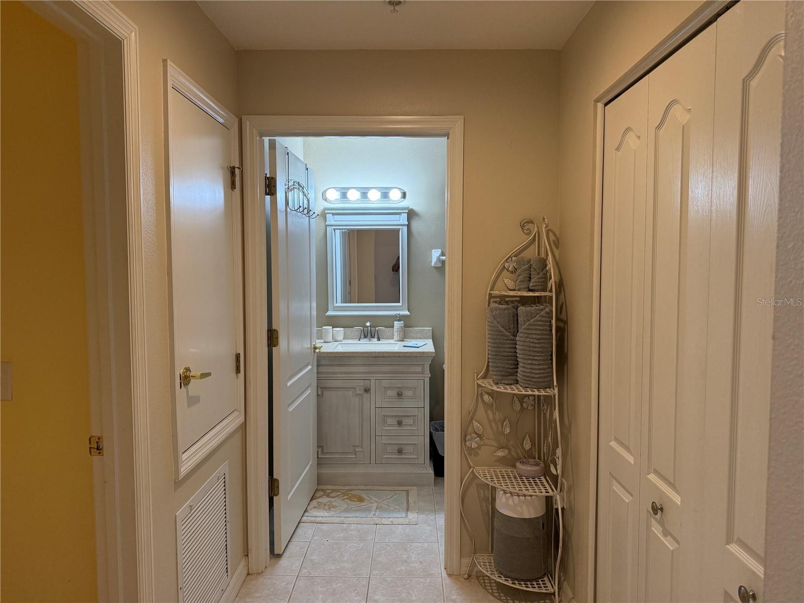 VERANDA 7 AT HERITAGE OAKS - Residential Lease