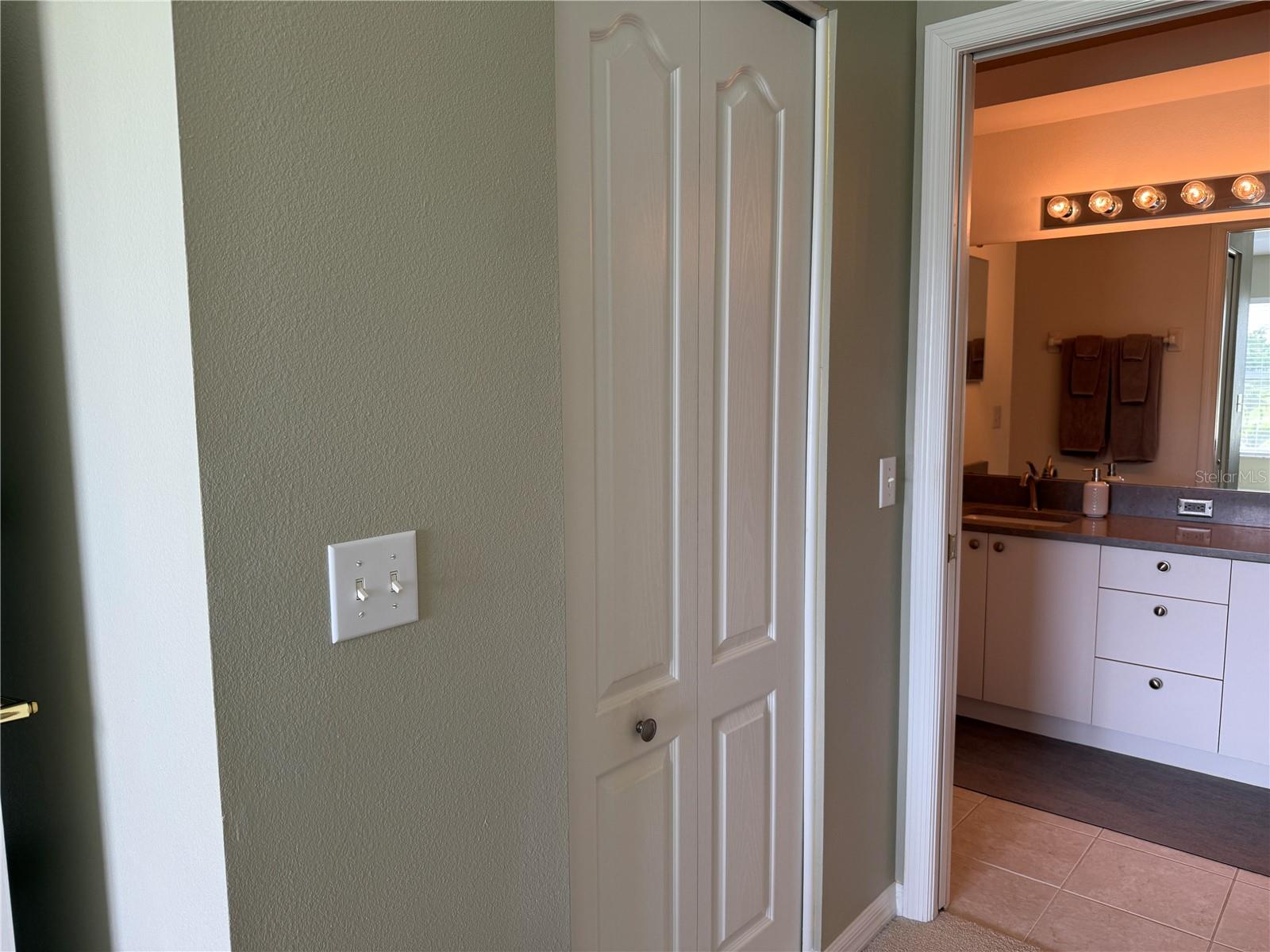 VERANDA 7 AT HERITAGE OAKS - Residential Lease