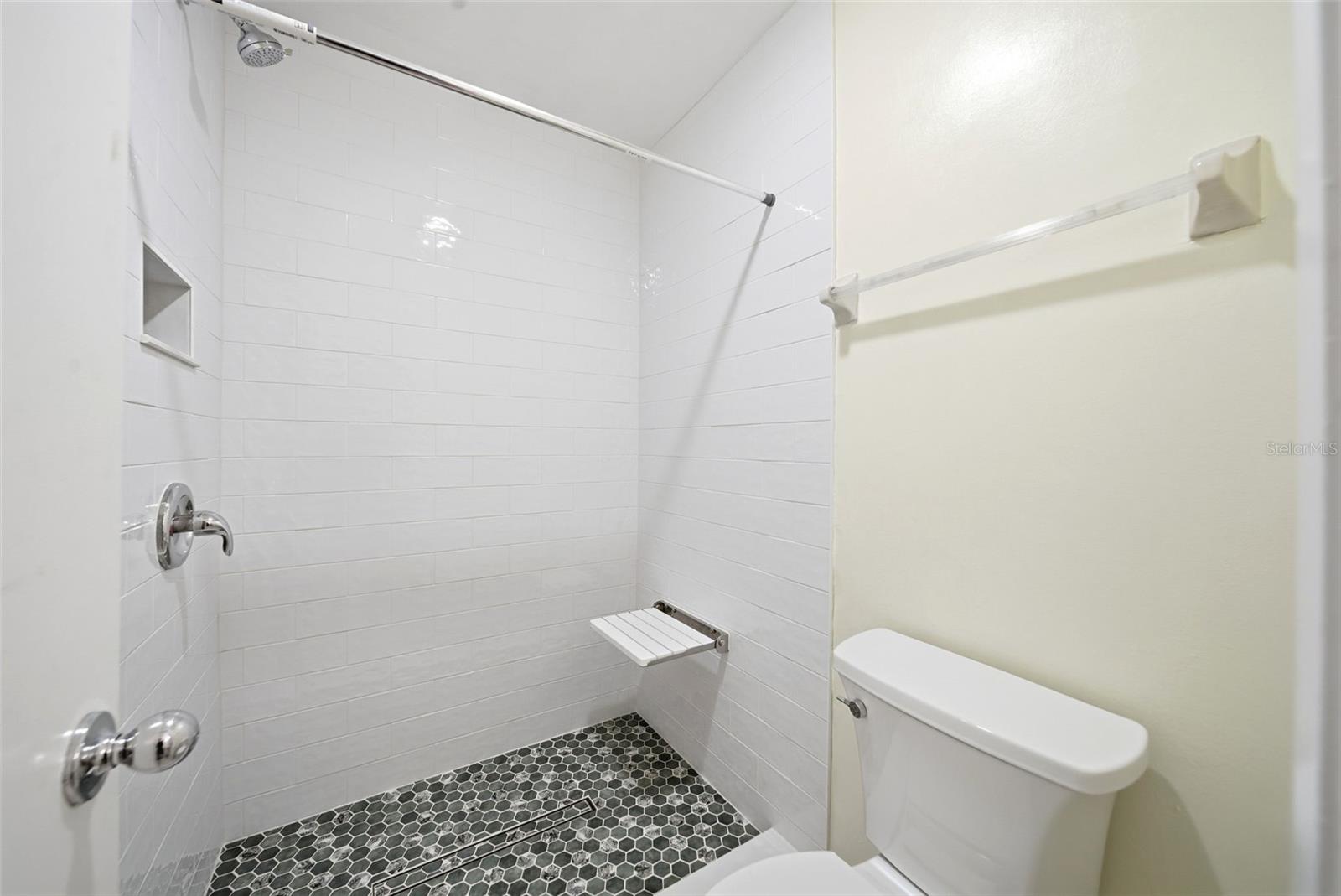 LAKE OF THE WOODS SEC 05 TWNHS - Residential