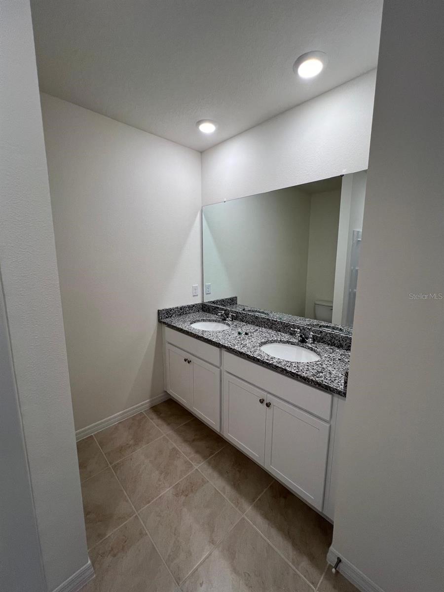 CASCADES PH 1A & 1B - Residential Lease