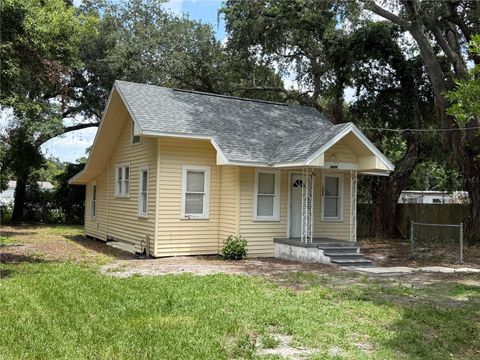 Photo of 1496 33rd Street NW, Winter Haven, FL 33881 (MLS # TB8523172)