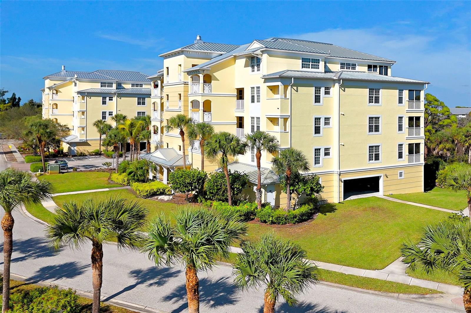 HAMMOCKS-VILLAS PH 01 - Residential