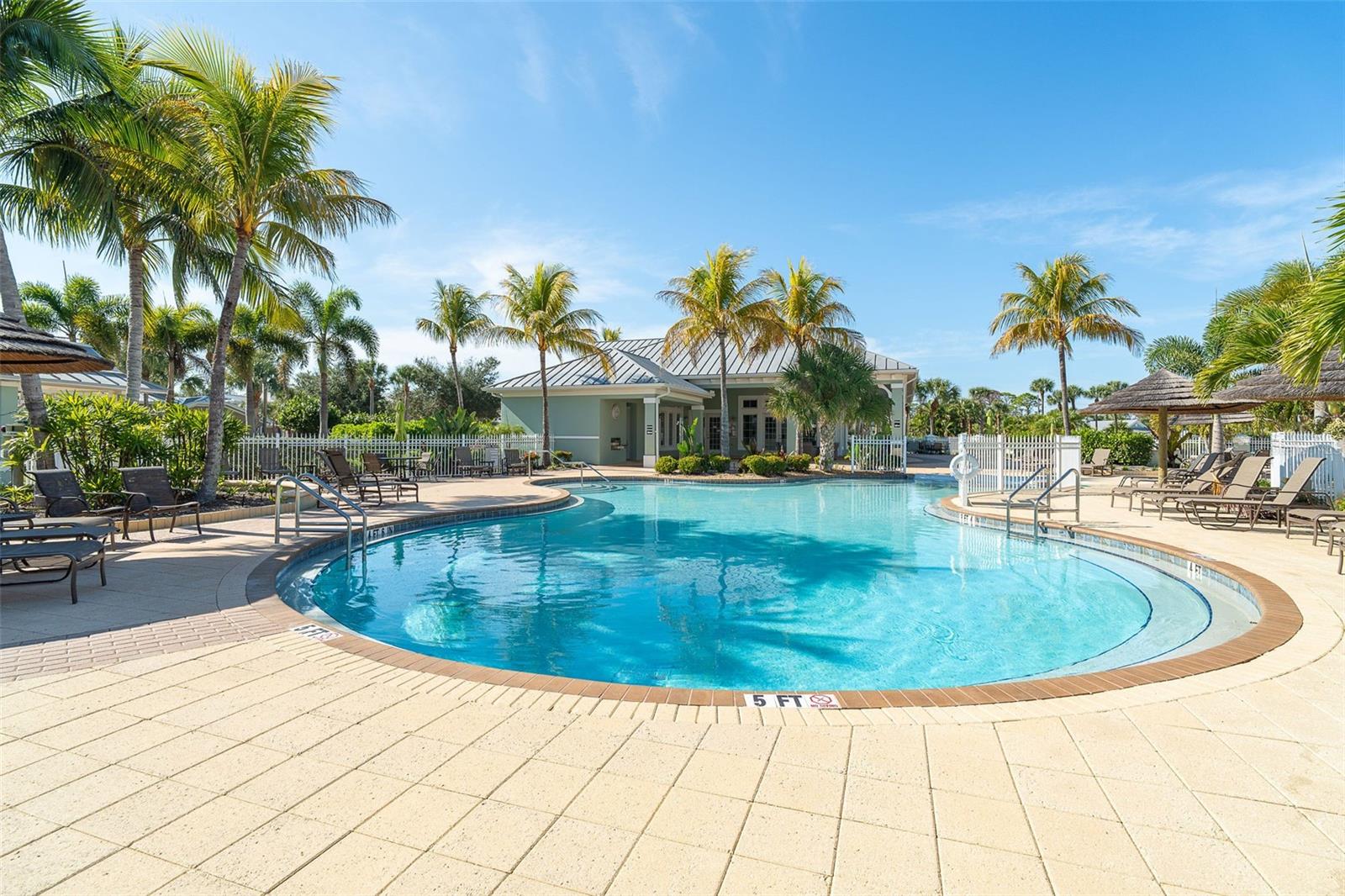 HAMMOCKS-VILLAS PH 01 - Residential