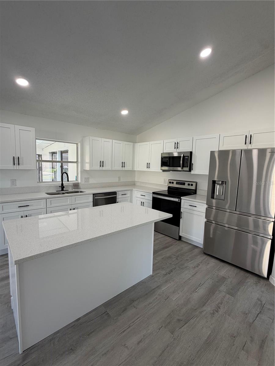 BUENAVENTURA LAKE - Residential