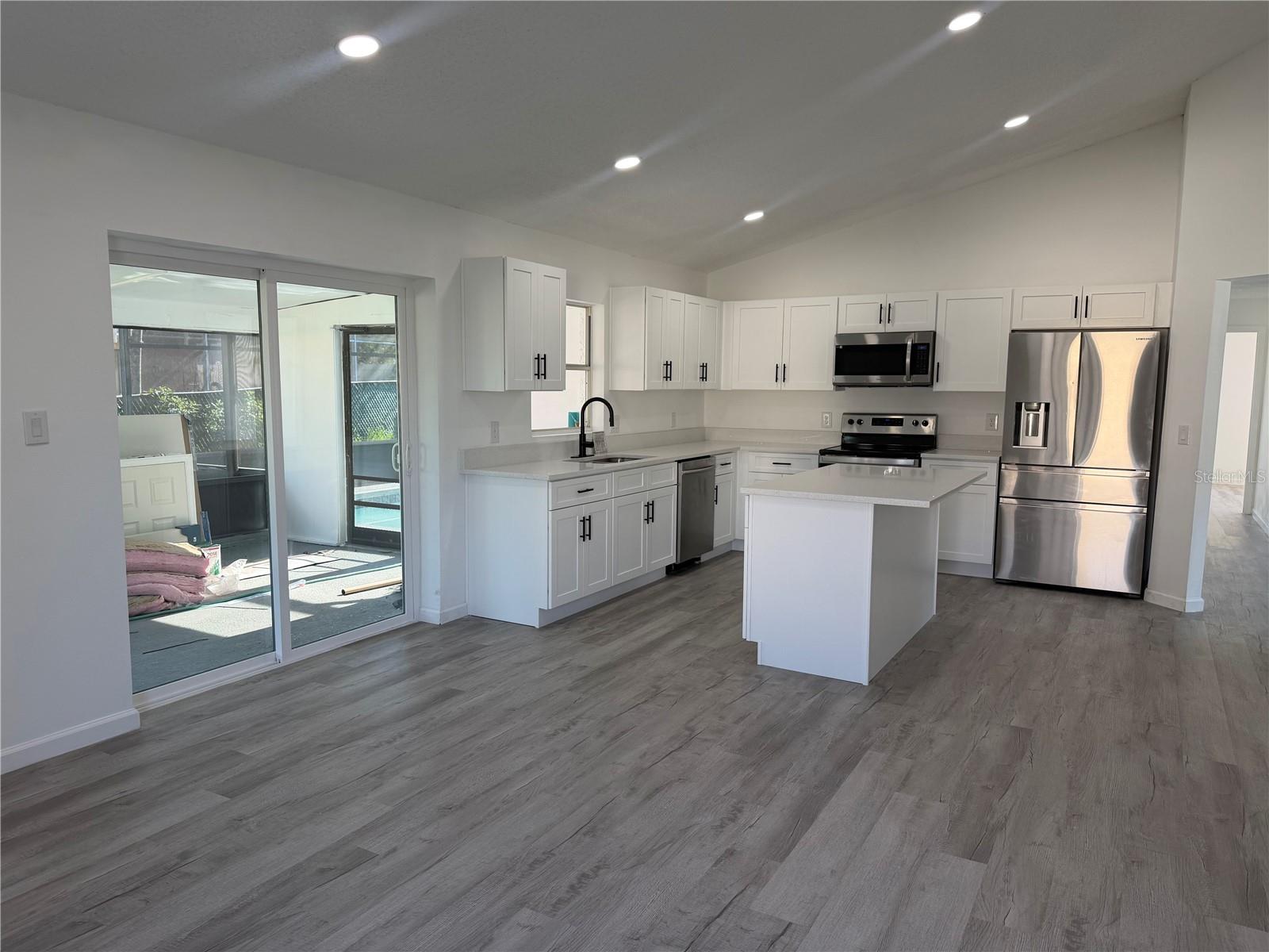 BUENAVENTURA LAKE - Residential