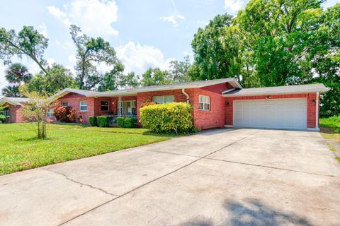 Photo of 822 Vernon Street, Daytona Beach, FL 32114 (MLS # V4944640)