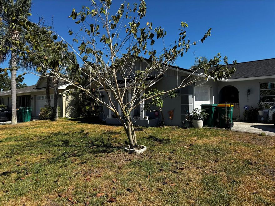 Welcome to this charming home located in Palm Harbor, FL. This property features an inviting open floor plan with ample natural light throughout. Enjoy relaxing in the spacious living area or step outside to the private backyard, appropriate for outdoor gatherings. Situated in a neighborhood, this home has convenience to local amenities and a vibrant community atmosphere. Don't miss the opportunity to make this house your home!