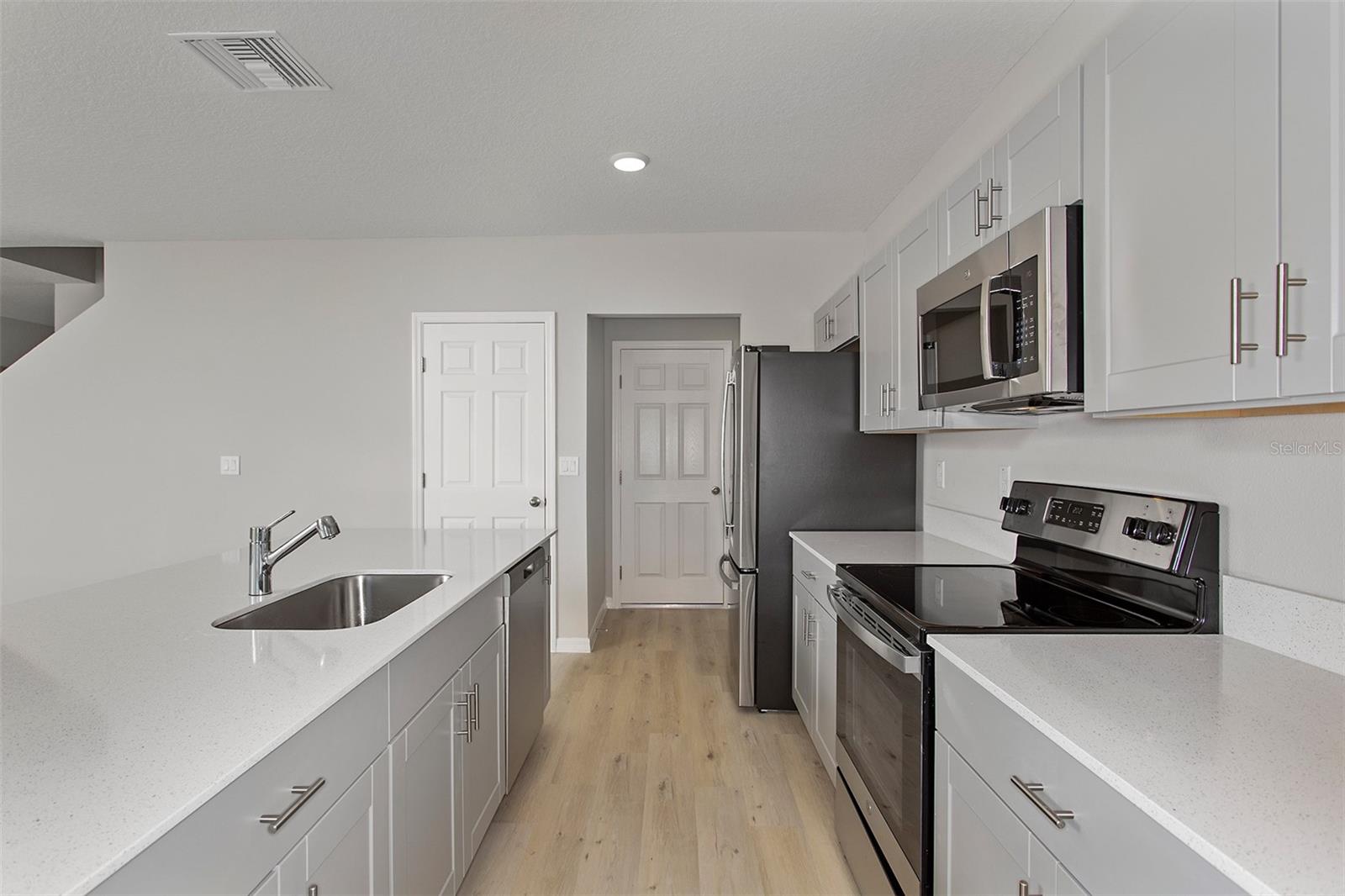 PASADENA LANDING - Residential