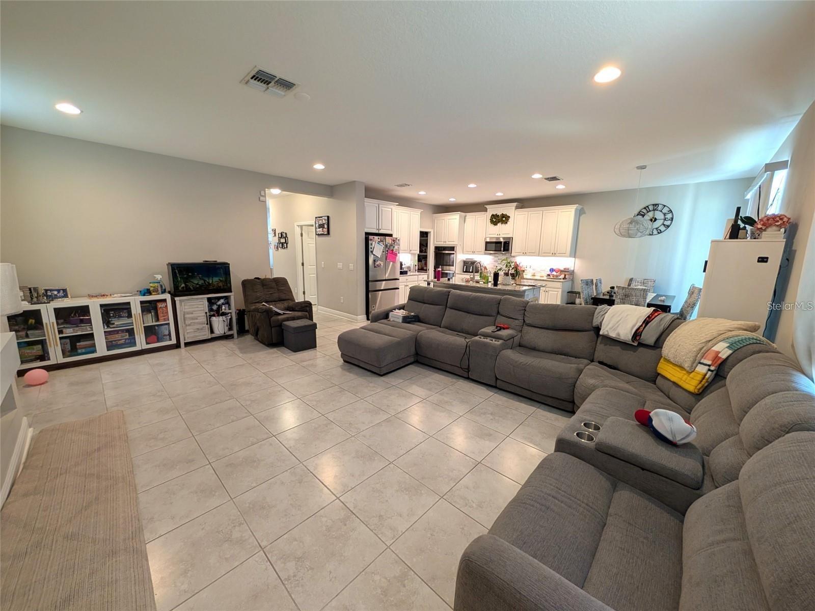 EPPERSON RANCH SOUTH PH 3B & 3 - Residential Lease