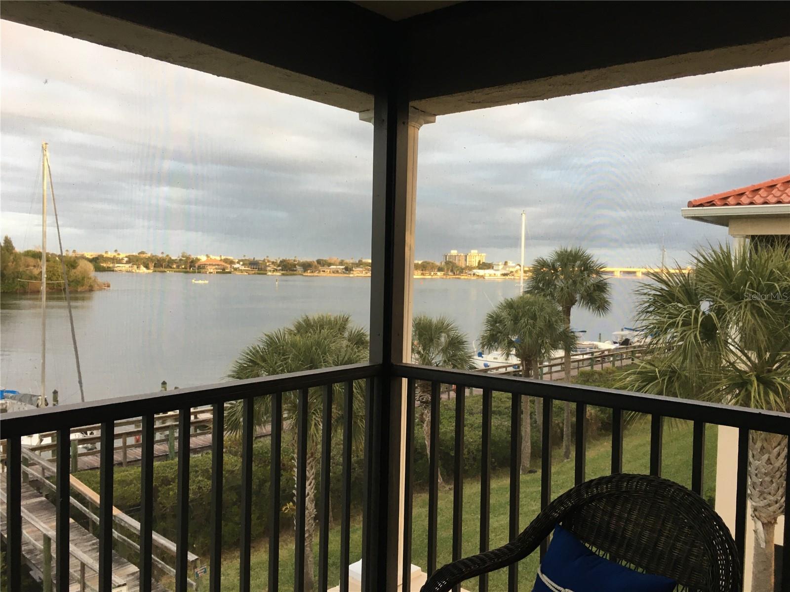 460 BOUCHELLE DRIVE 305