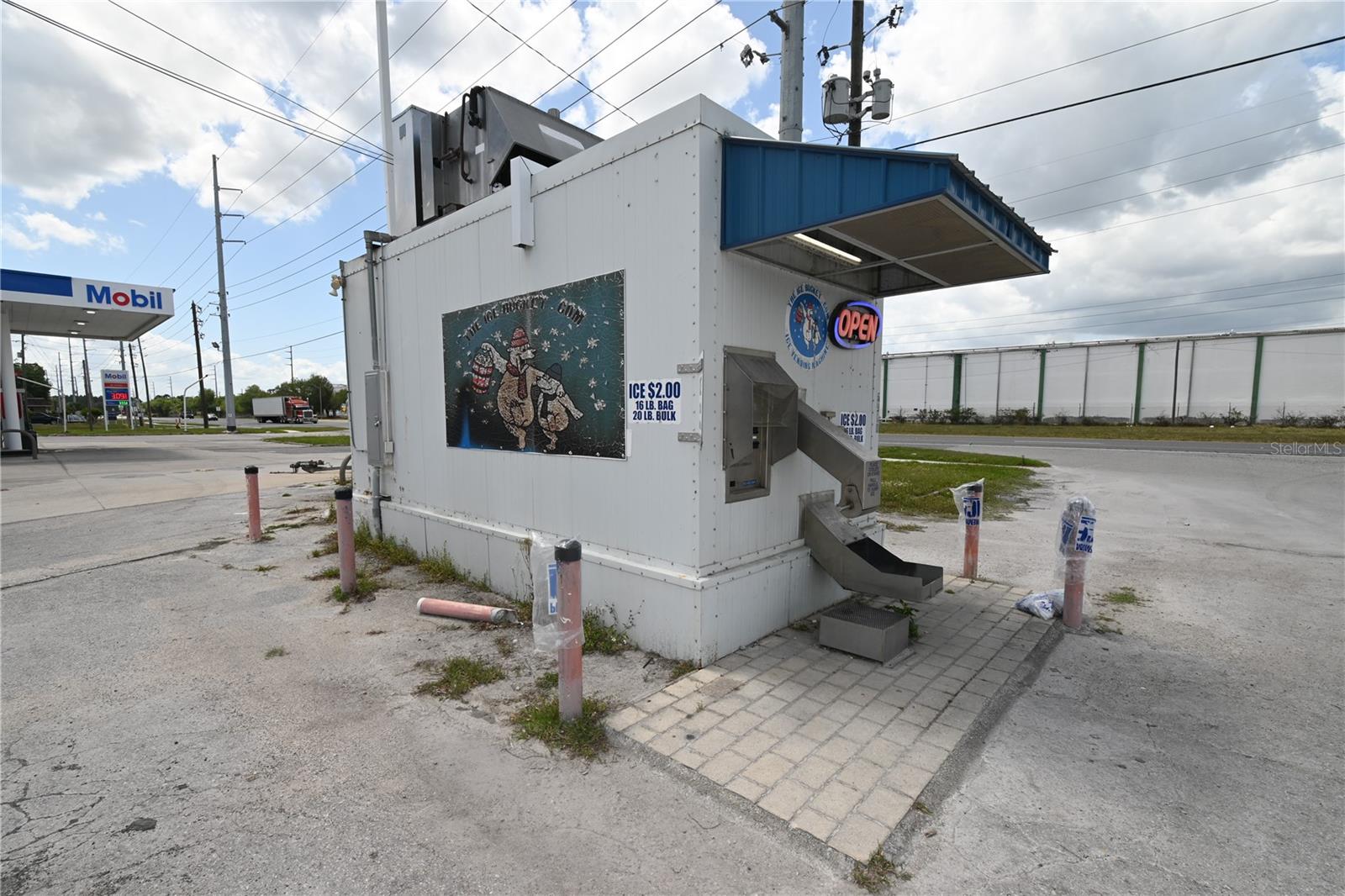 UMATILLA GILES & HAUCK - Commercial Sale