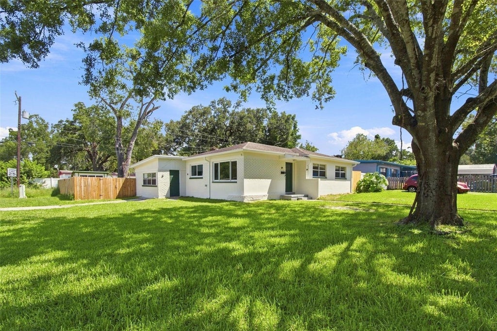 Photo of 2002 E Hamilton Avenue, Tampa, FL 33610 (MLS # TB8542011)