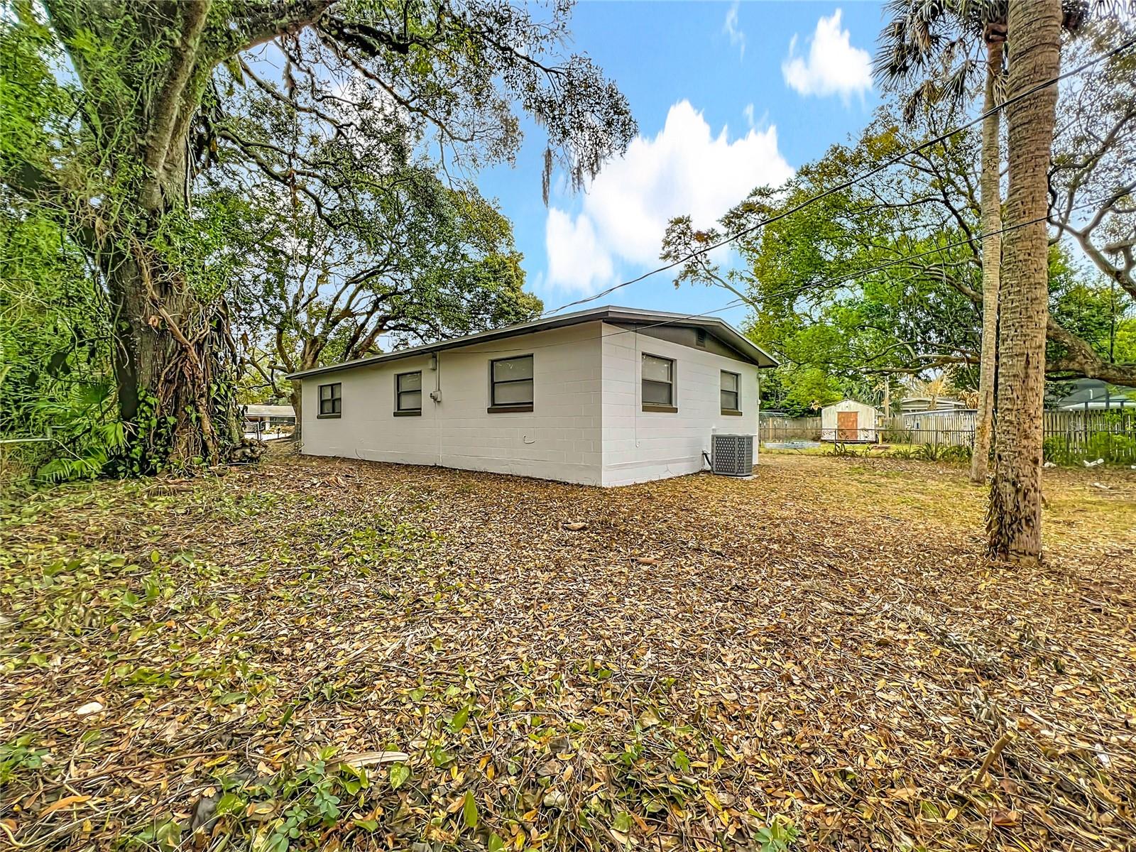 PINEWOOD VILLAS - Residential