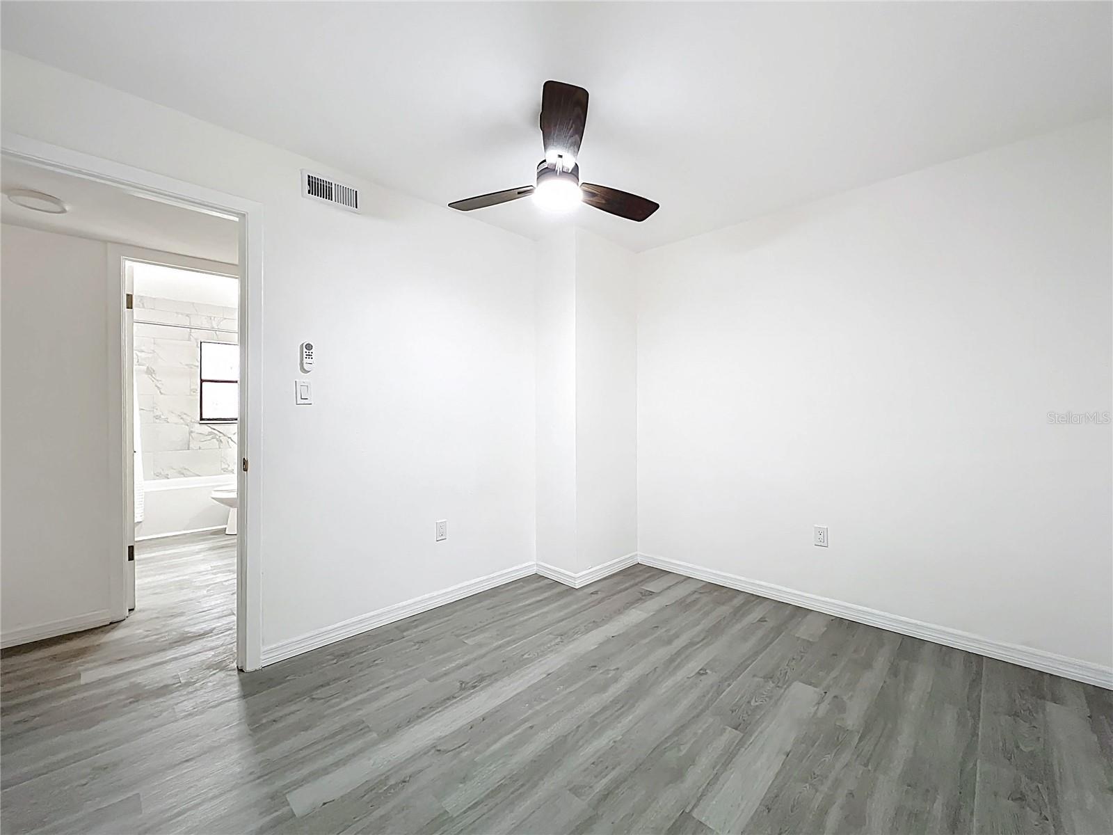 PINEWOOD VILLAS - Residential