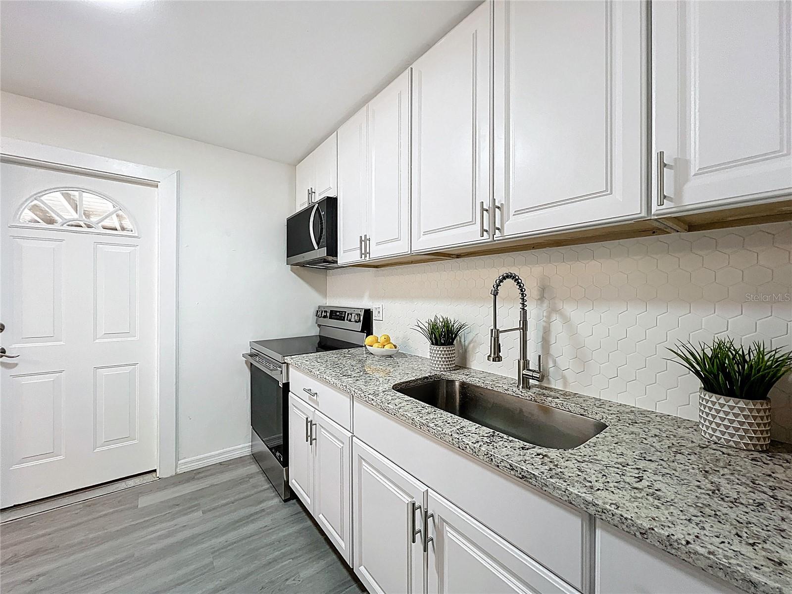 1535 ROSEDALE STREET