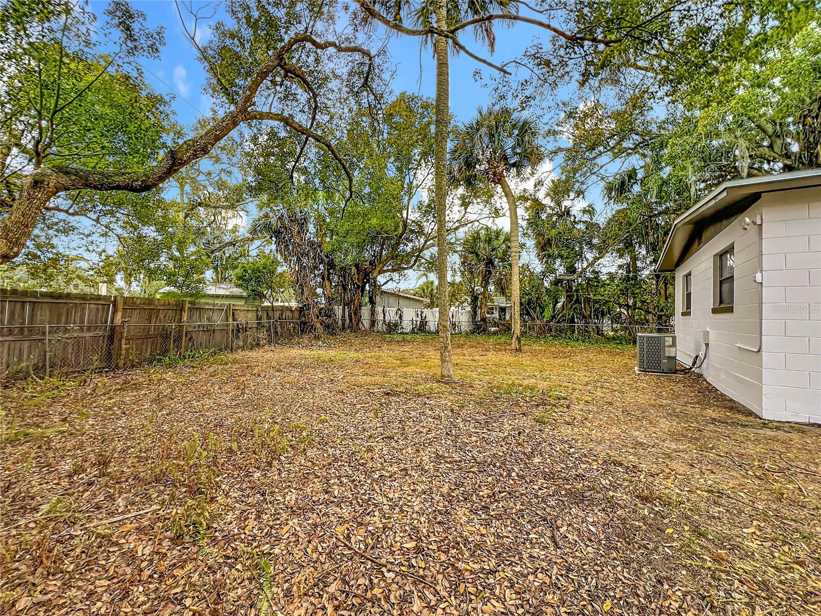 PINEWOOD VILLAS - Residential