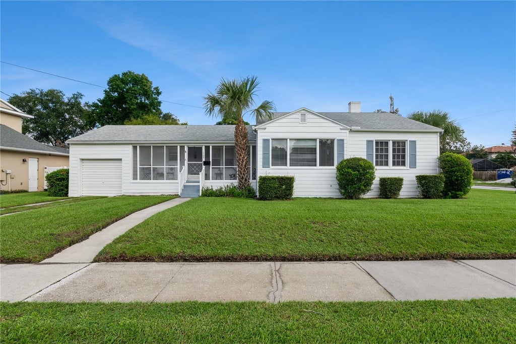 Photo of 1125 Guernsey Street, Orlando, FL 32804 (MLS # O6443569)