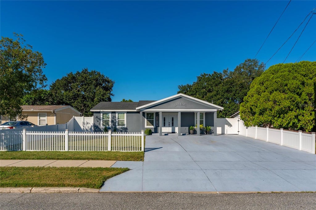Photo of 1418 Overdale Street, Orlando, FL 32825 (MLS # S5160141)