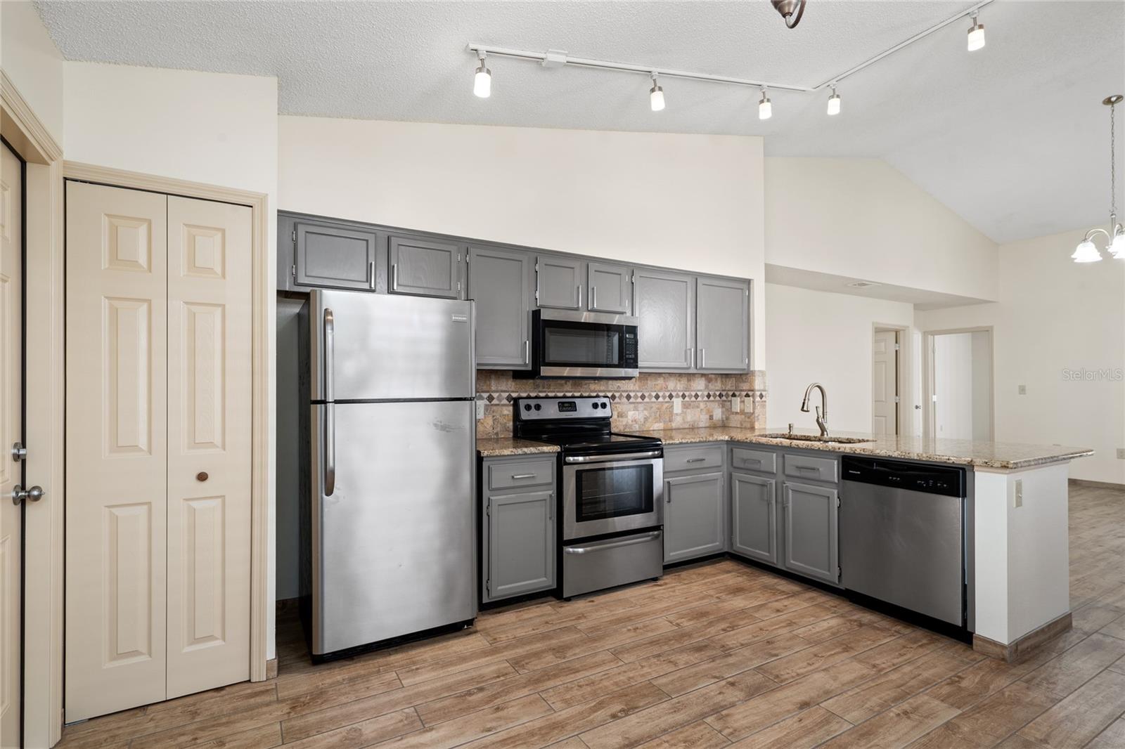 SHEELER OAKS PH 02A - Residential