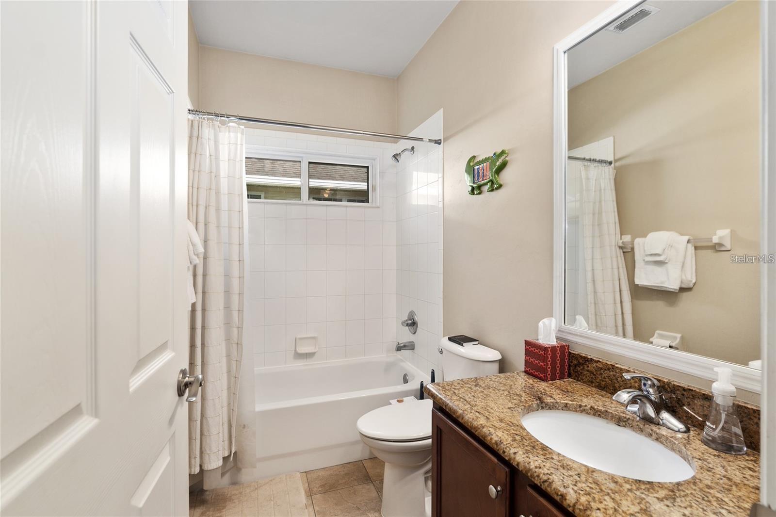 HAILE PLANTATION MARKET SQUARE - Residential Lease