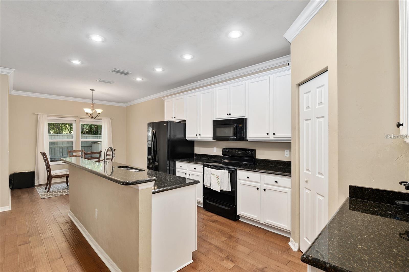 HAILE PLANTATION MARKET SQUARE - Residential Lease