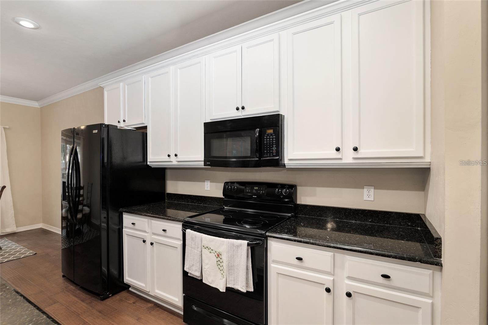 HAILE PLANTATION MARKET SQUARE - Residential Lease