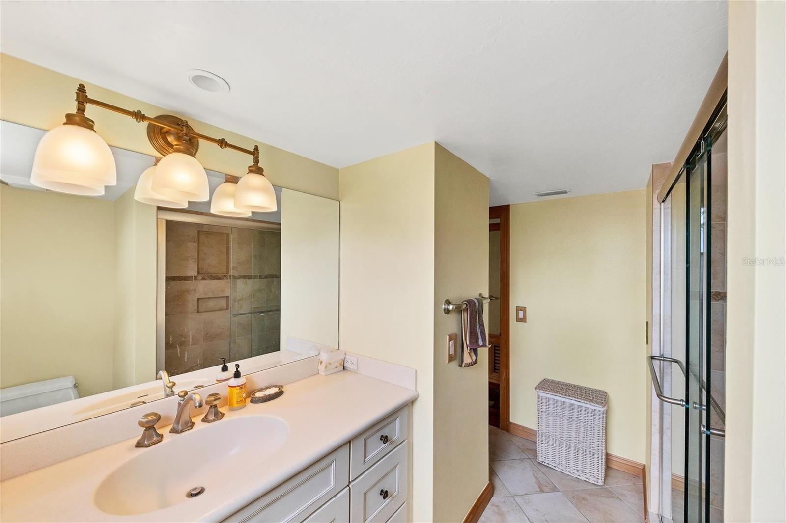 BOCA GRANDE INN INC - Residential