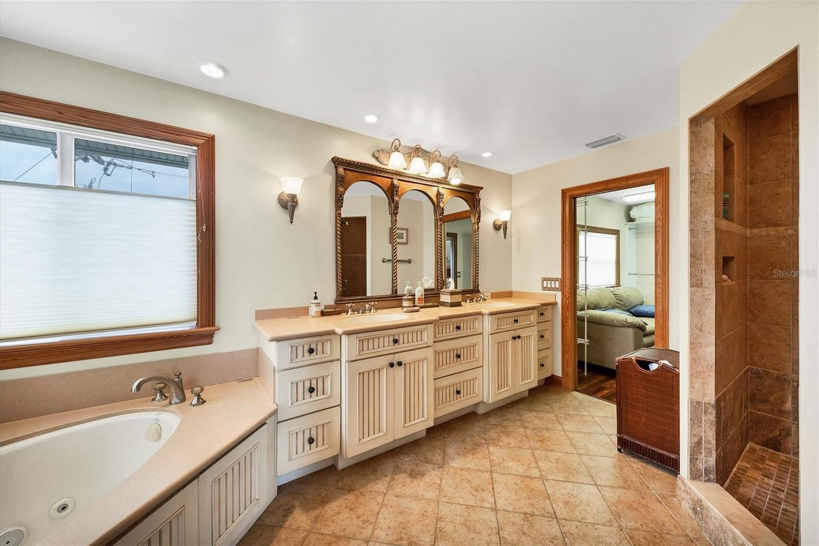 BOCA GRANDE INN INC - Residential