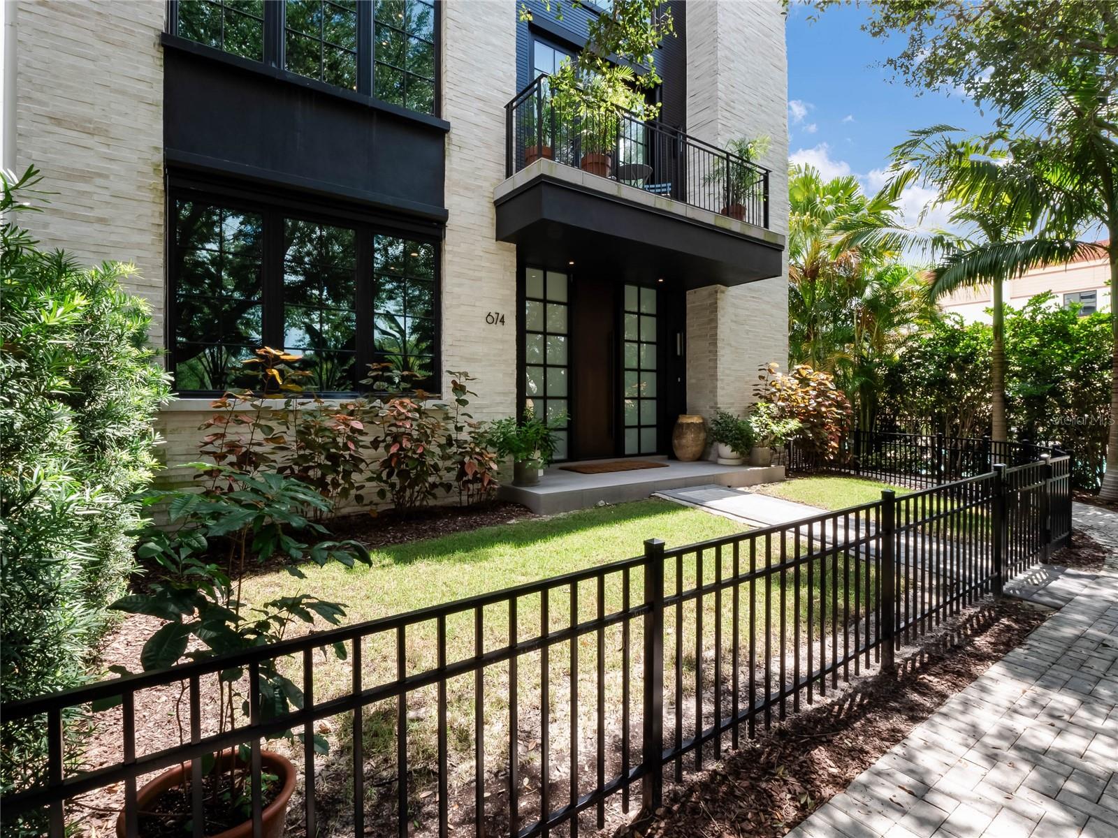 MORSE & PENNSYLVANIA TWNHMS - Residential