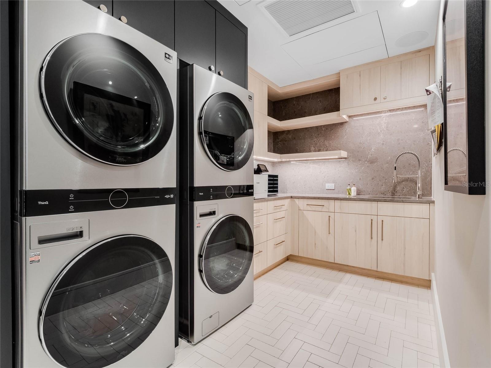 MORSE & PENNSYLVANIA TWNHMS - Residential