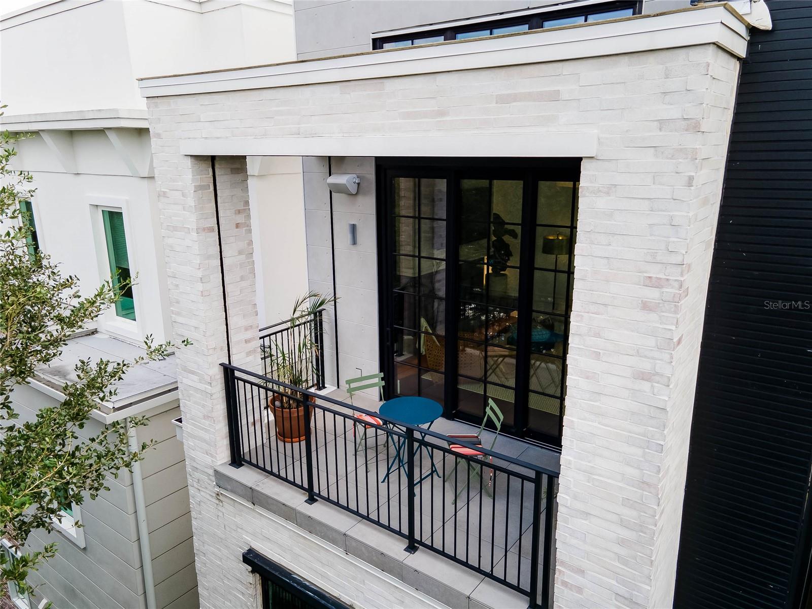 MORSE & PENNSYLVANIA TWNHMS - Residential