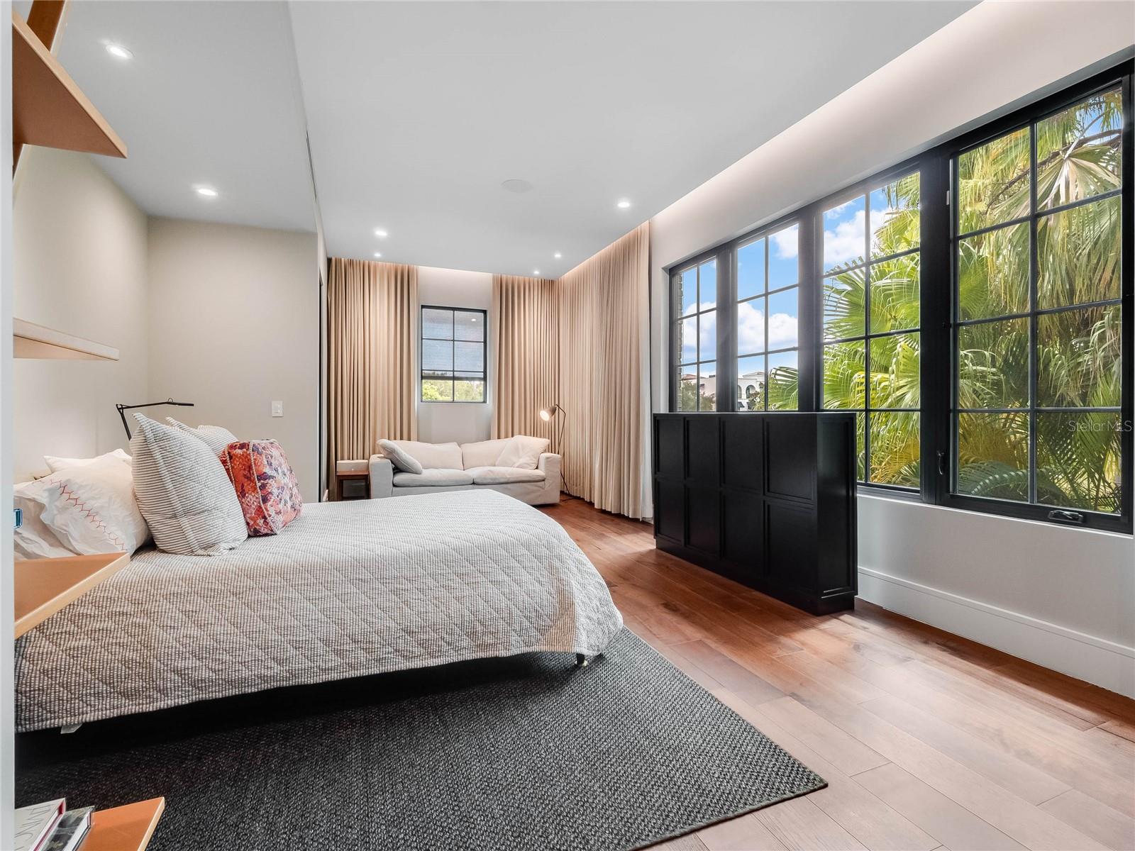 MORSE & PENNSYLVANIA TWNHMS - Residential