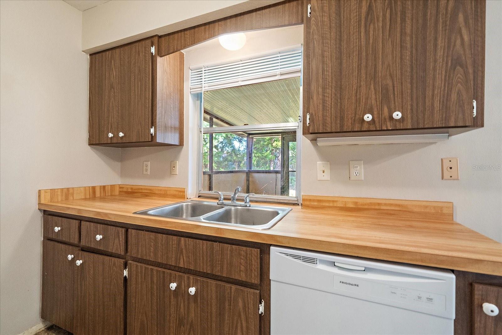 RIDGEWOOD ESTATES 19TH ADD - Residential