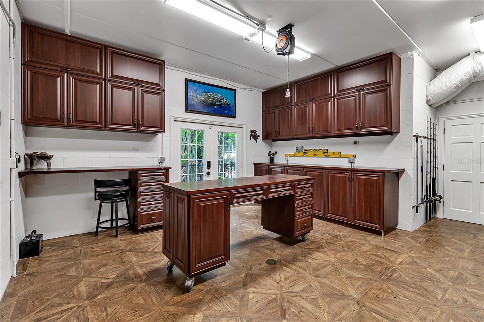 BAY ISLAND SHORES - Residential