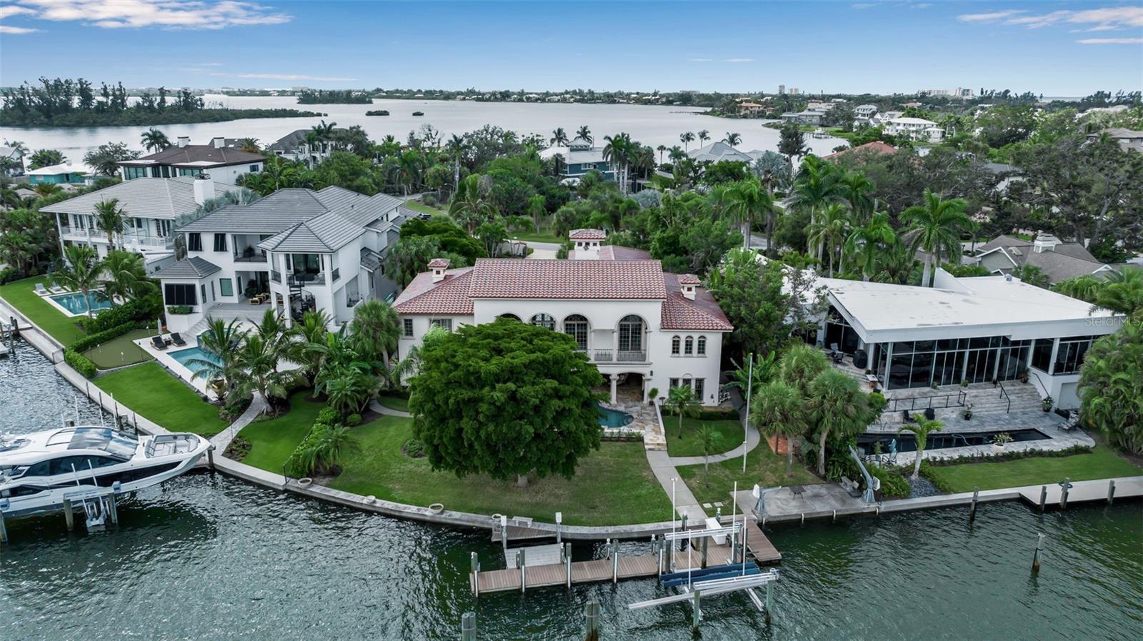 BAY ISLAND SHORES - Residential