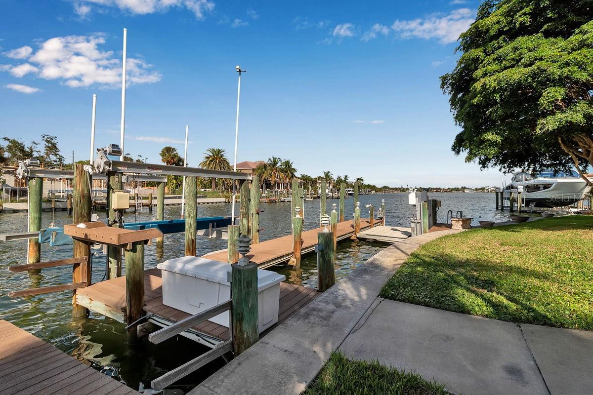 BAY ISLAND SHORES - Residential