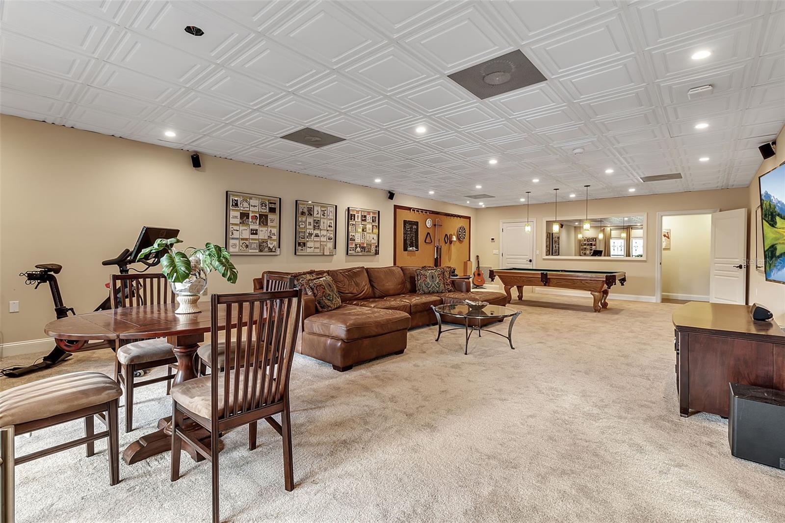 BAY ISLAND SHORES - Residential