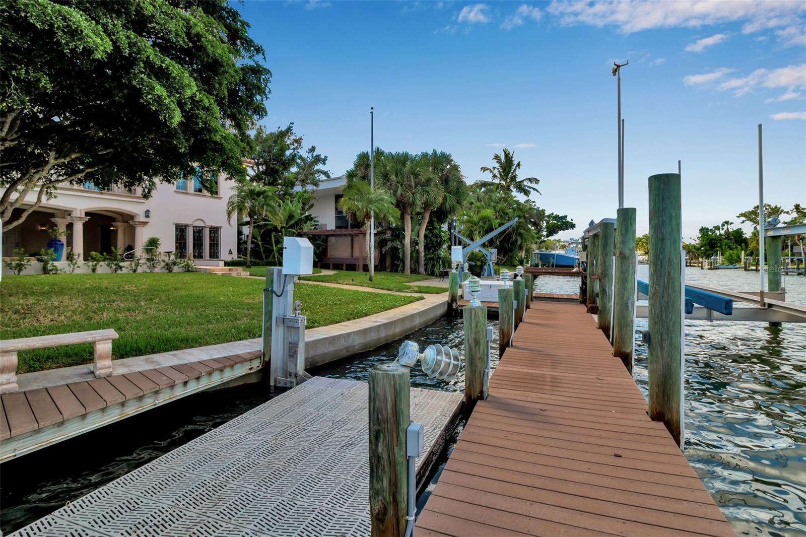 BAY ISLAND SHORES - Residential