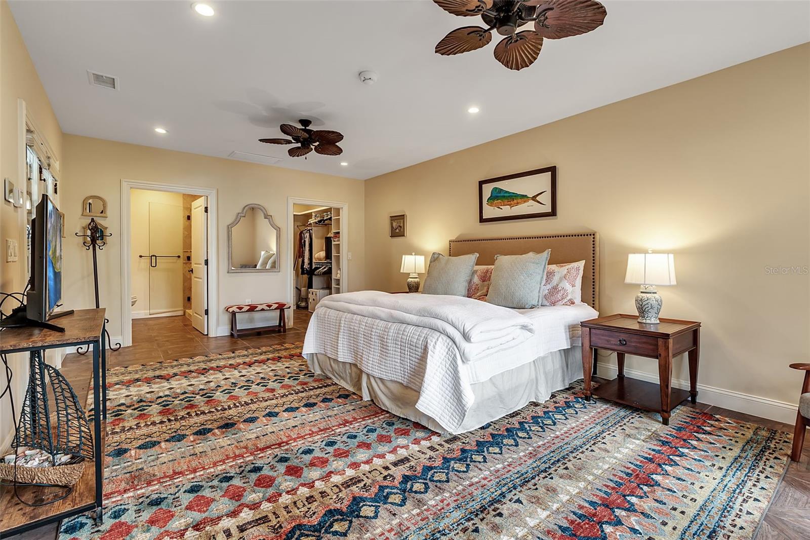 BAY ISLAND SHORES - Residential
