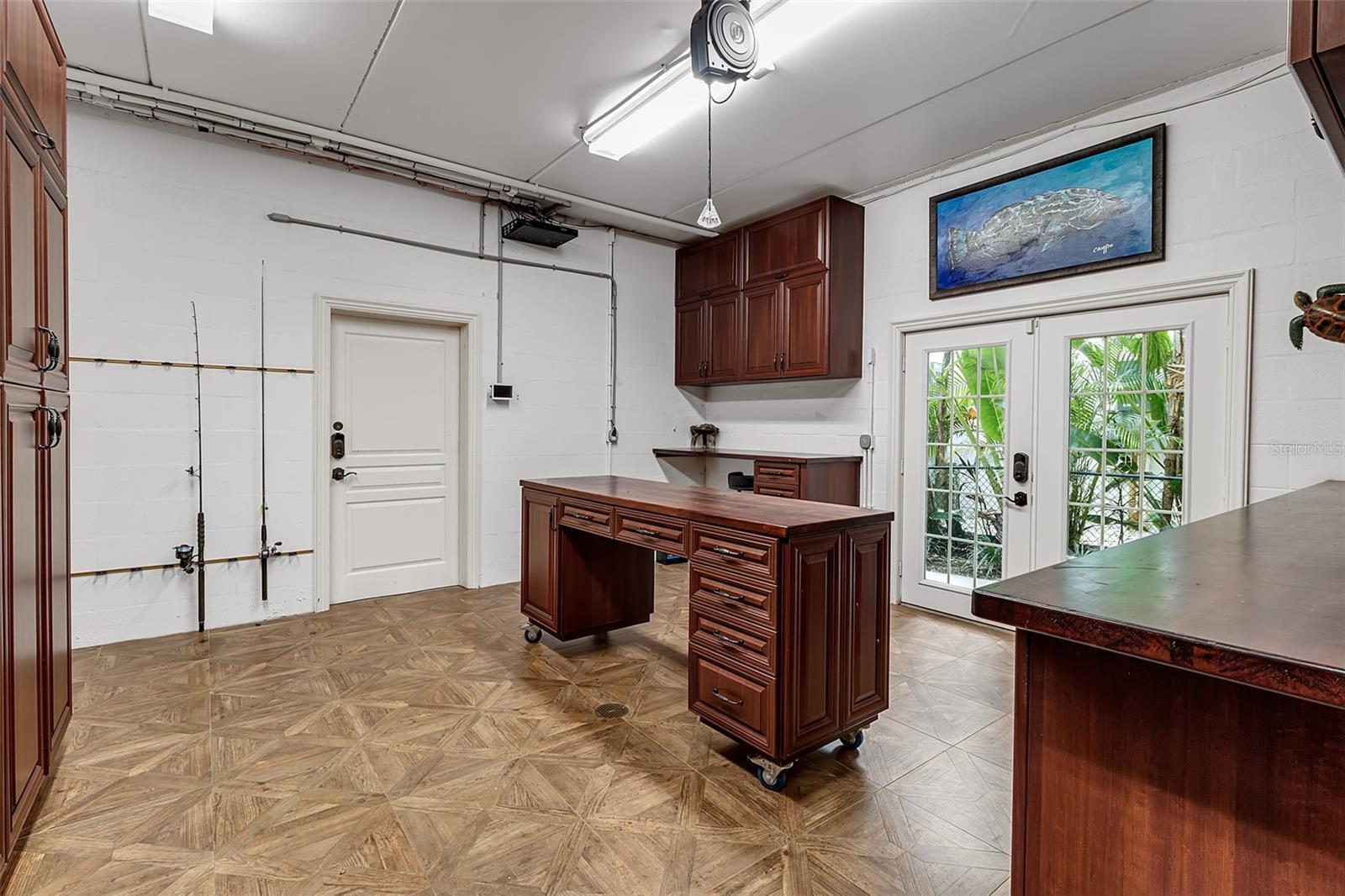BAY ISLAND SHORES - Residential