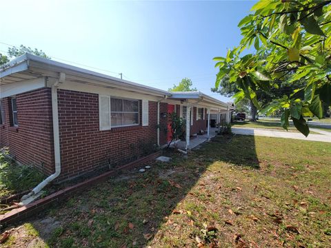 A home in LAKELAND