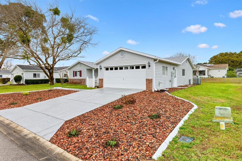 Photo of 9493 SE 173rd Lane, Summerfield, FL 34491 (MLS # OM716427)